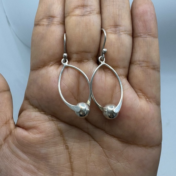 925 Silver Dangle Drop Moon Earrings Minimalist Modern Handmade in Mexico - Picture 4 of 8